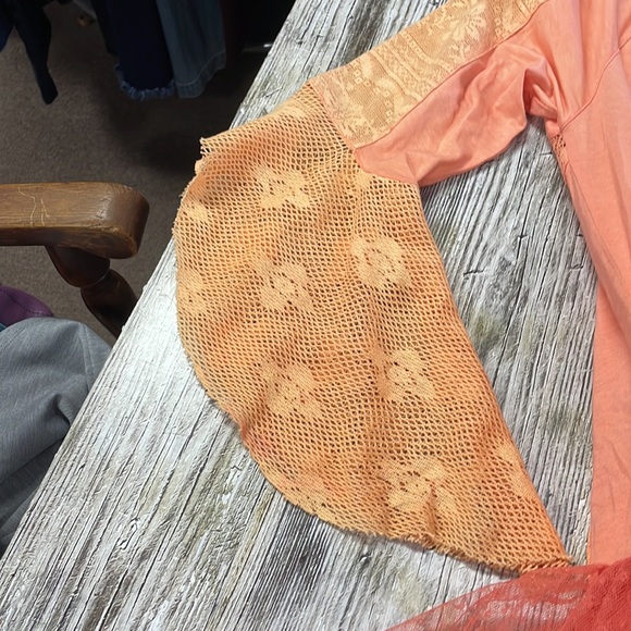 Young Threads anthropology coral lace netted belle sleeve top - Picture 2 of 11